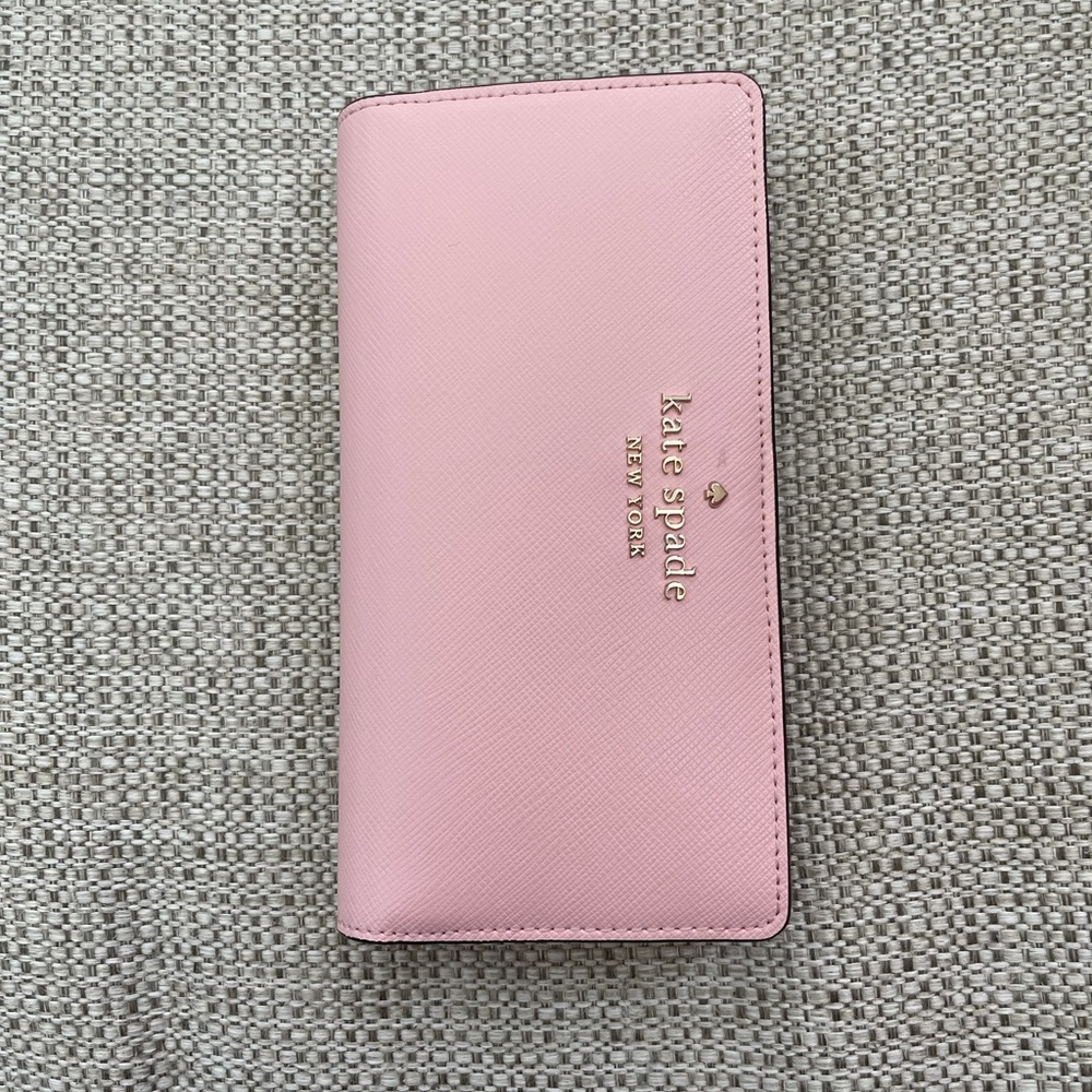 Kate Spade Staci wallet color light crepe